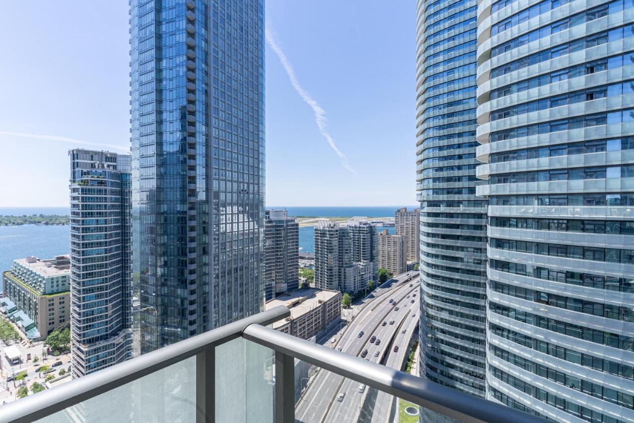 Beautiful Modern Toronto Luxurious Scotiabank Arena Aparthotel Exterior photo